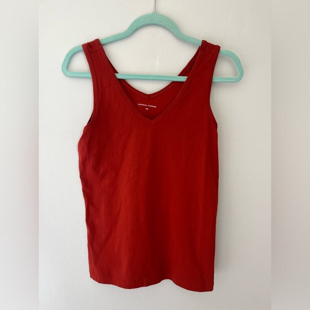 Universal Standard V Neck tank top. Size 2XS